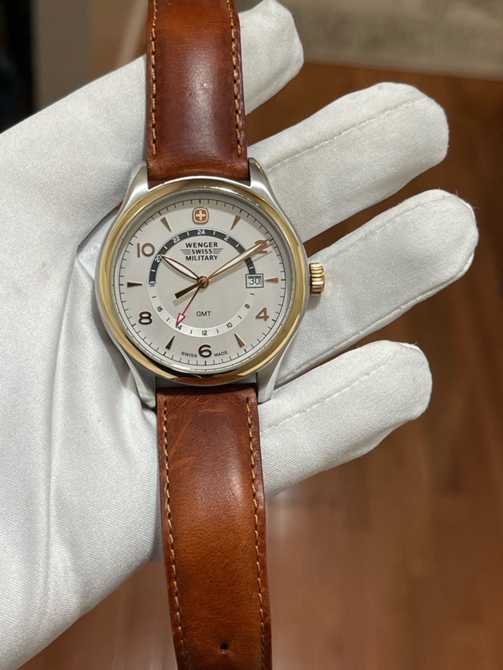 Wegner Swiss Military GMT Watch Men 42mm Silver Dial Two Tone Date 79306C - Picture 3 of 16